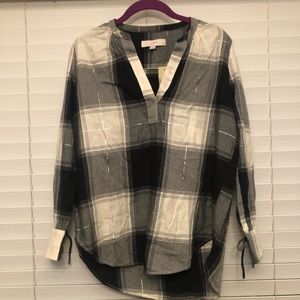 🎁Loft black and white buffalo Blouse🎁